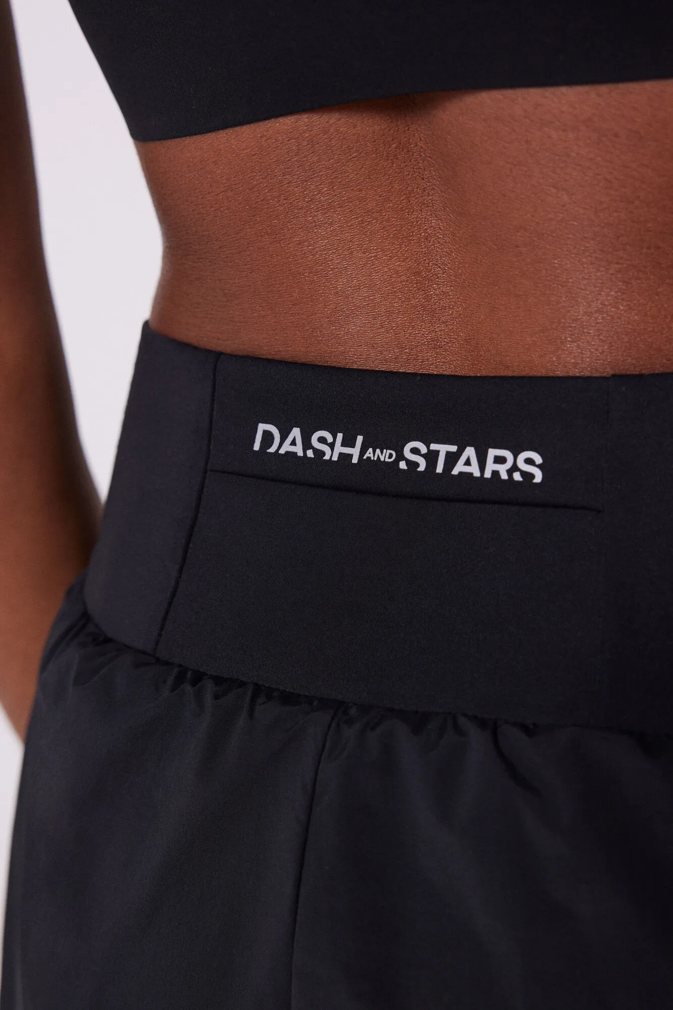 Dash and Stars Short talle alto malla negro