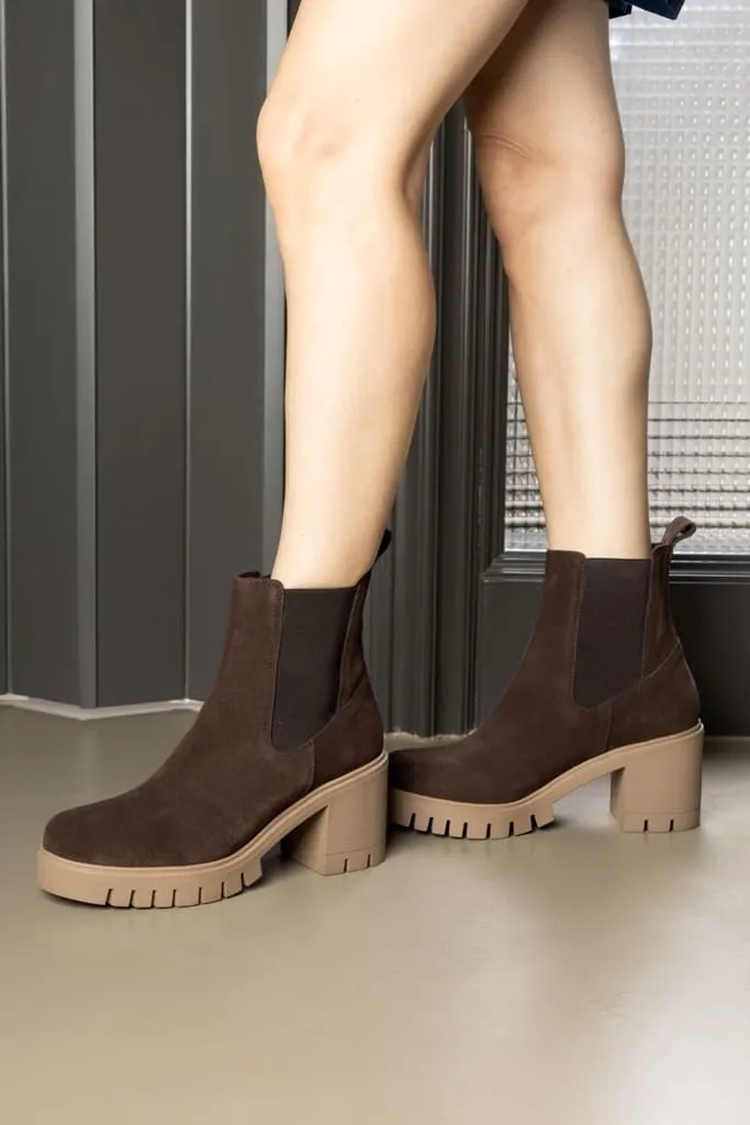 LIBY CHOCO - Heeled Boots with Elastic and Notched Sole