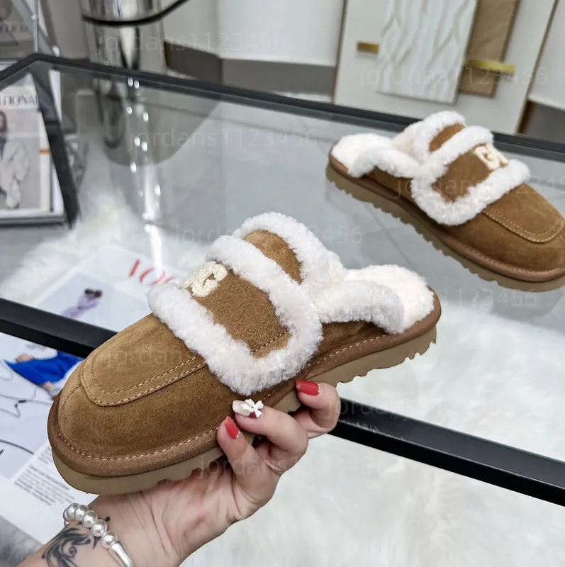 Luxury Fashion Casual Cotton Fur Winter Women Zapatos clásicos de lana Slippers de lujos de lujo Sandalias planas de interiores 