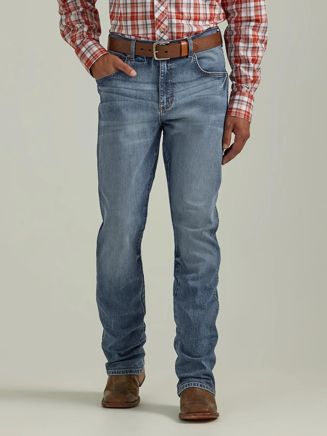 Men's Wrangler Retro Slim Fit Bootcut Jean in Beauford-