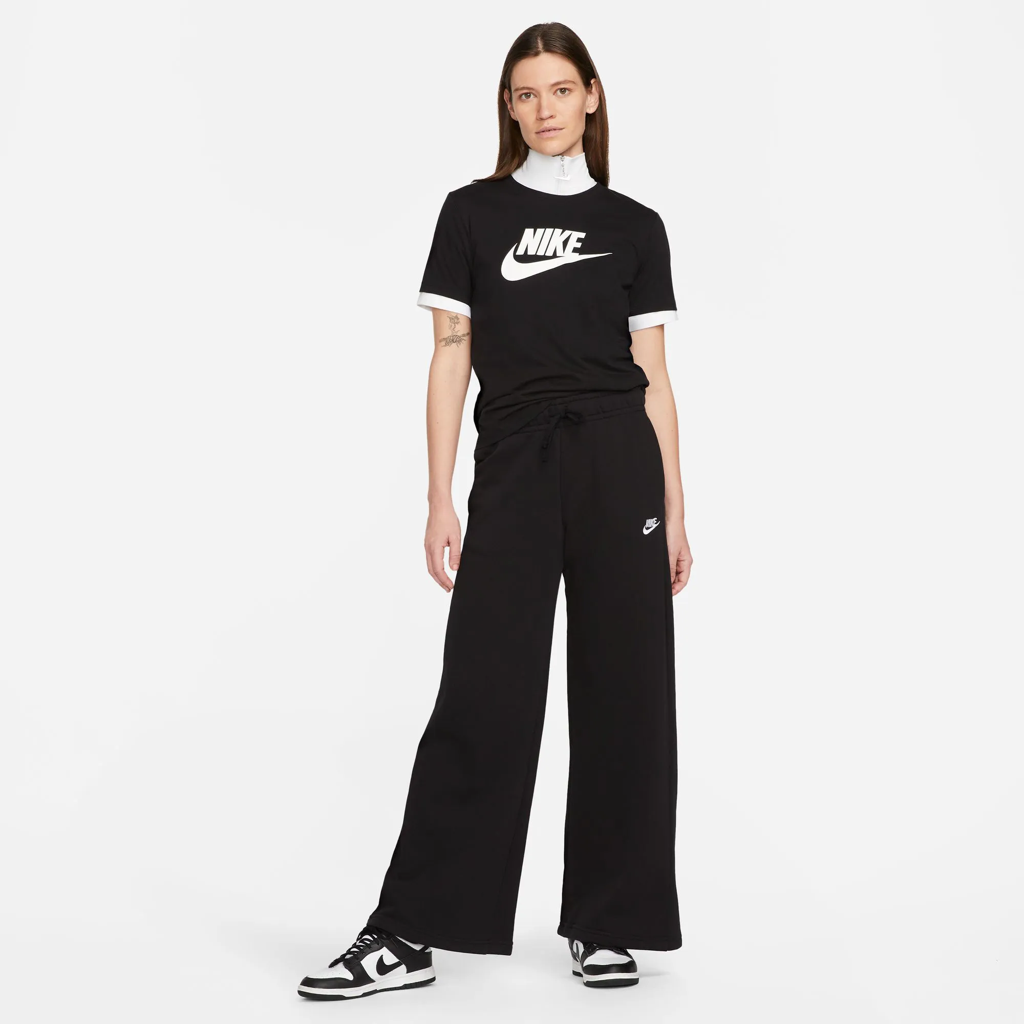 Nike New Sportswear Essential Icon Futura Camiseta De Manga Corta Mujeres