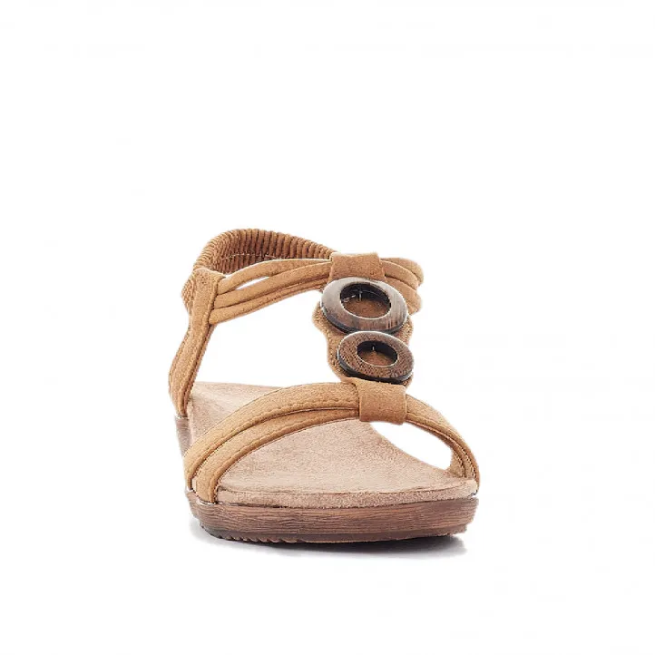 Sandalias planas Amarpies marrones con tira central y detalle de madera