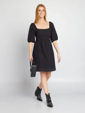 Vestido abombado con bordado calado - negro