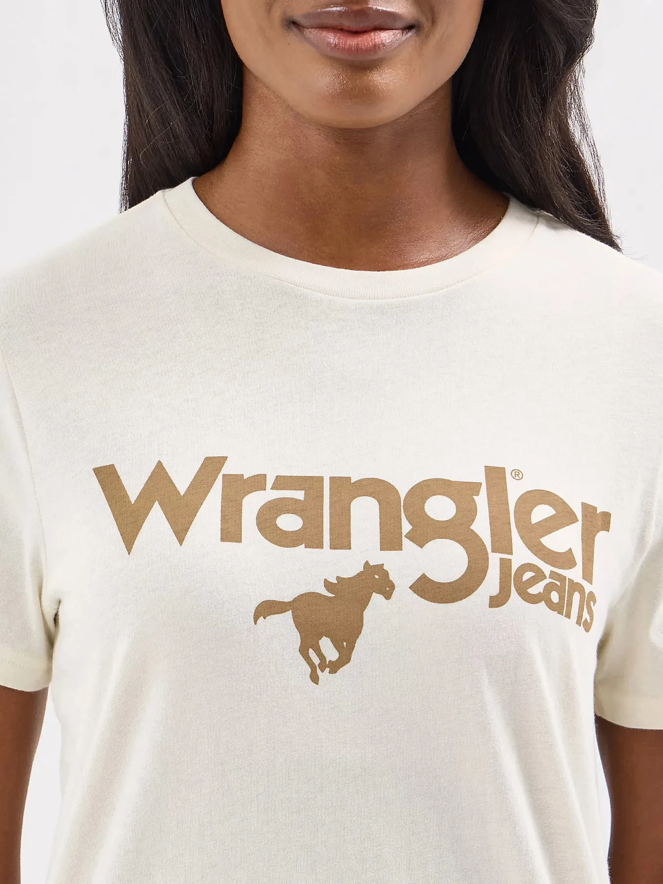 WOMEN'S WRANGLER KABEL LOGO REG FIT TEE IN ANTIQUE WHITE-